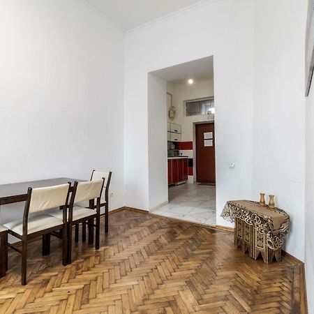 Kumpel Apartment Lviv Exteriör bild