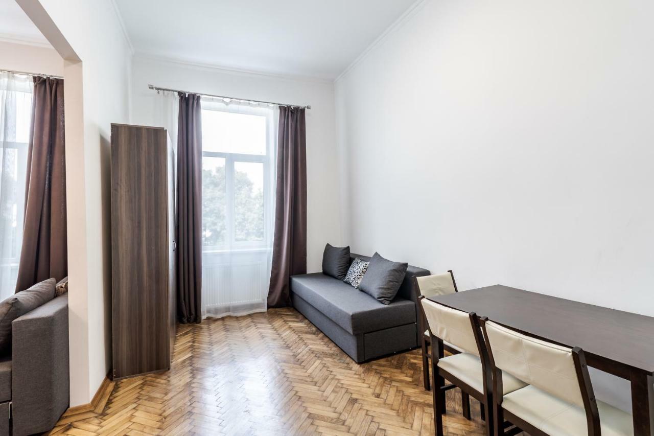 Kumpel Apartment Lviv Exteriör bild