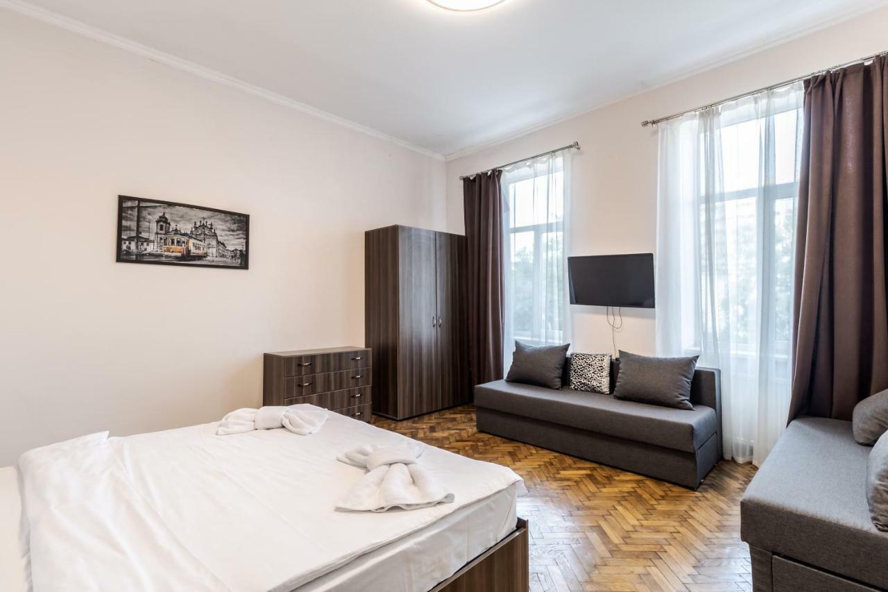 Kumpel Apartment Lviv Exteriör bild