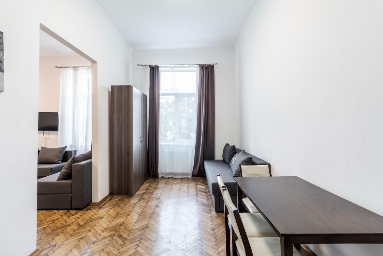 Kumpel Apartment Lviv Exteriör bild