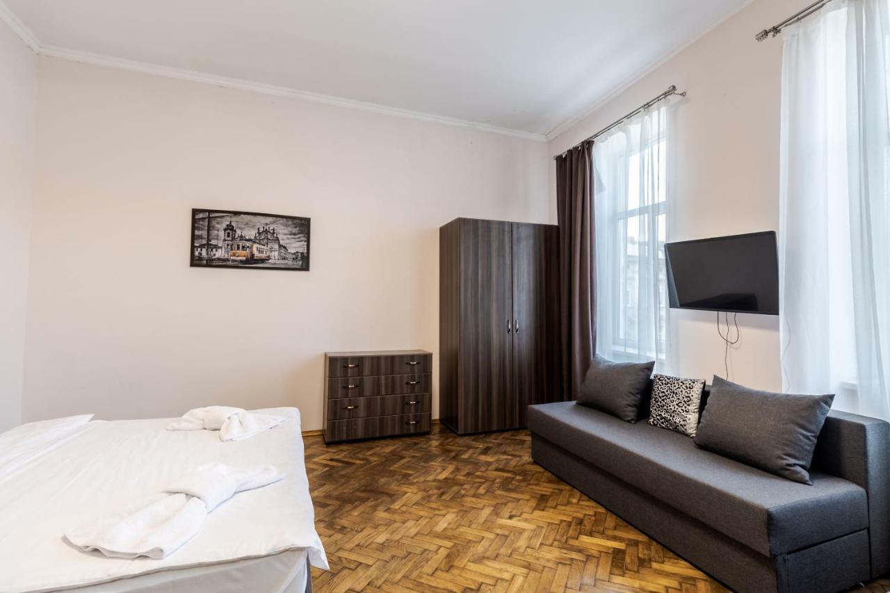Kumpel Apartment Lviv Exteriör bild