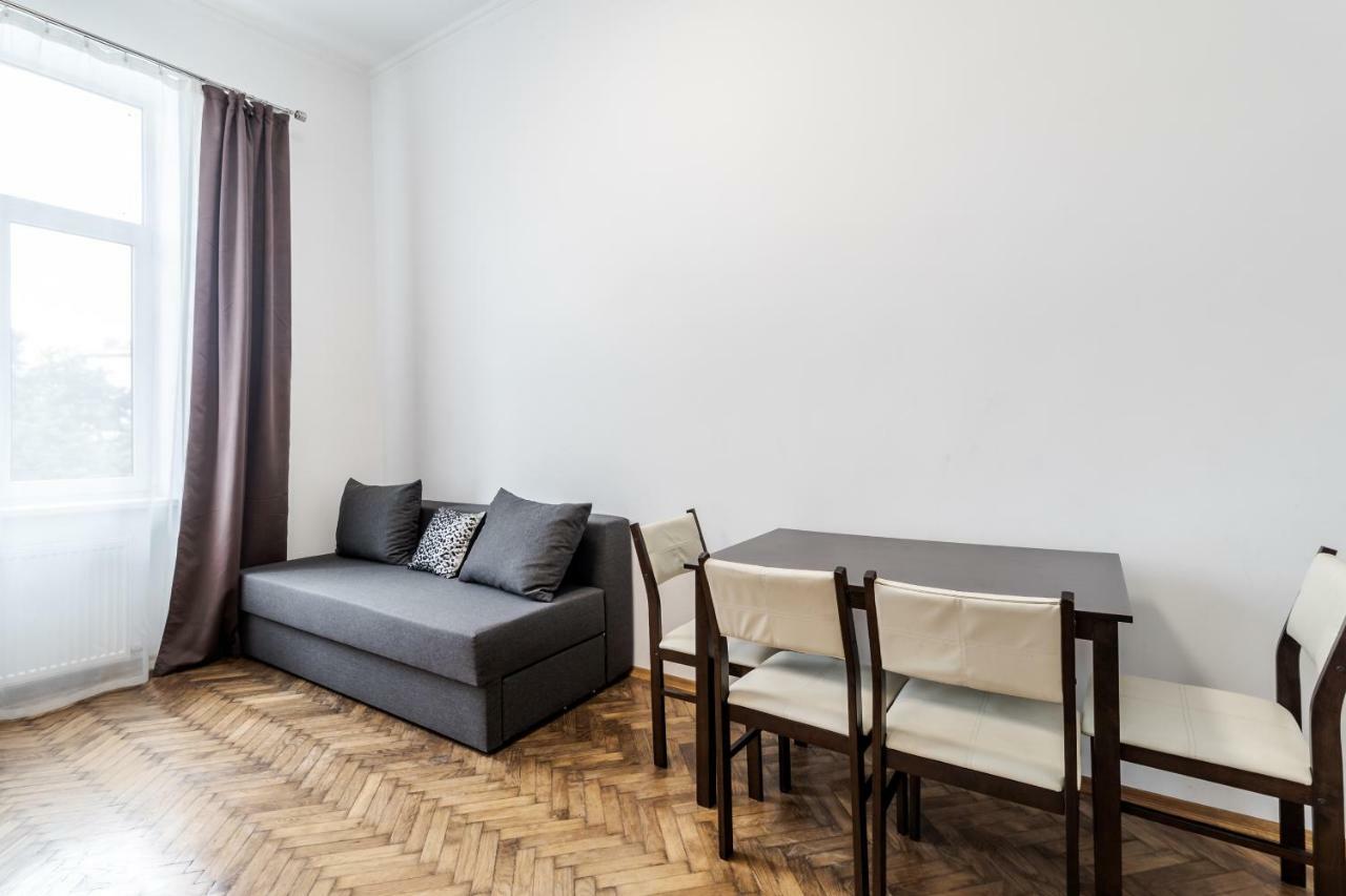Kumpel Apartment Lviv Exteriör bild