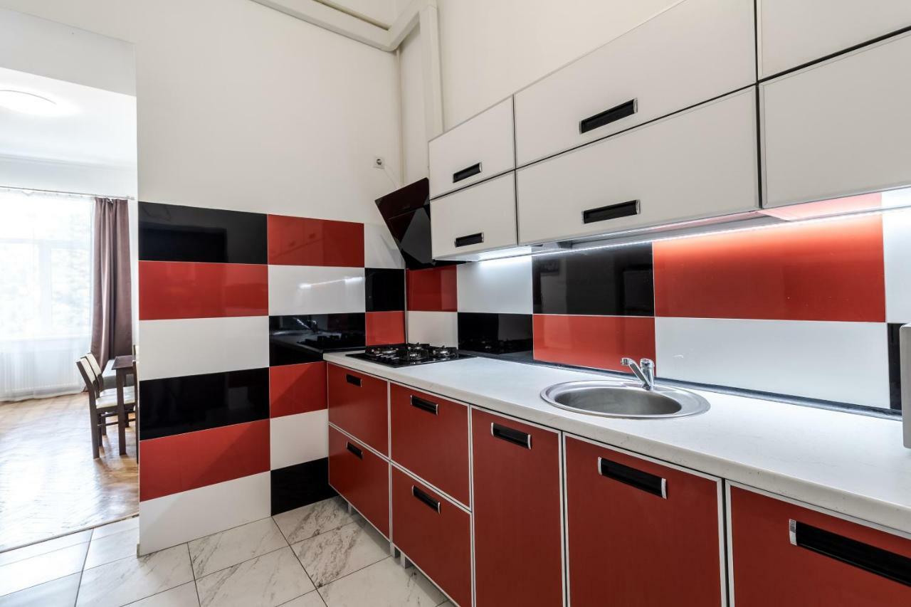 Kumpel Apartment Lviv Exteriör bild